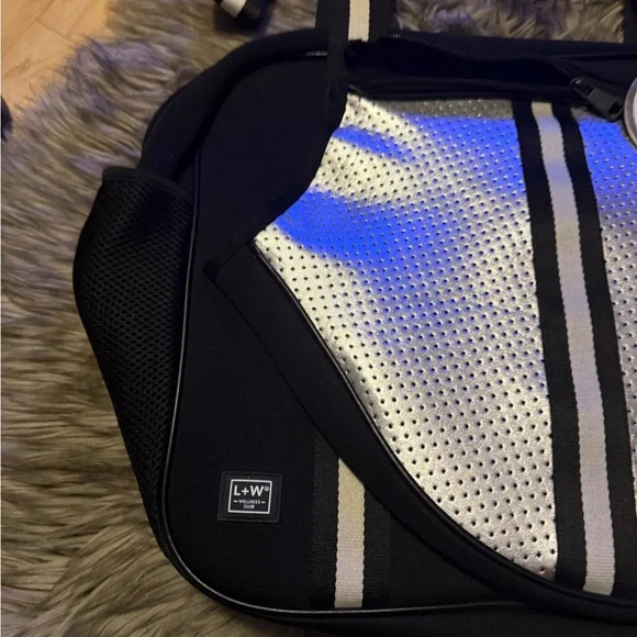 NEW w tags -L&W Tennis/pickleball X-Body Stylish Tote - Picture 4 of 10